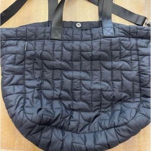 FIGS quilted bag